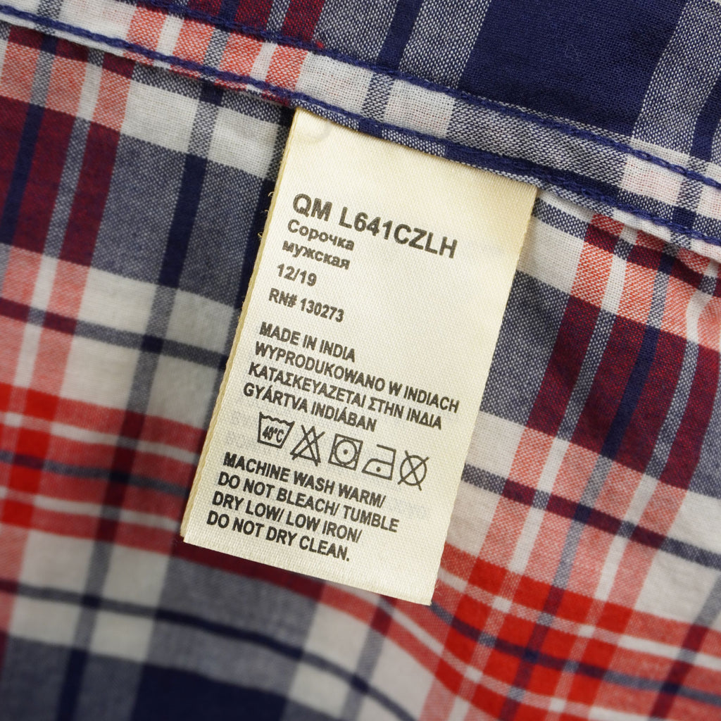 Camicia Lee a maniche corte in stile Western, vestibilità Slim Fit con bottoni a pressione perlati e taschini a punta. Fantasia a quadri plaid rosso, blu e bianco, taglia M in condizioni eccellenti.