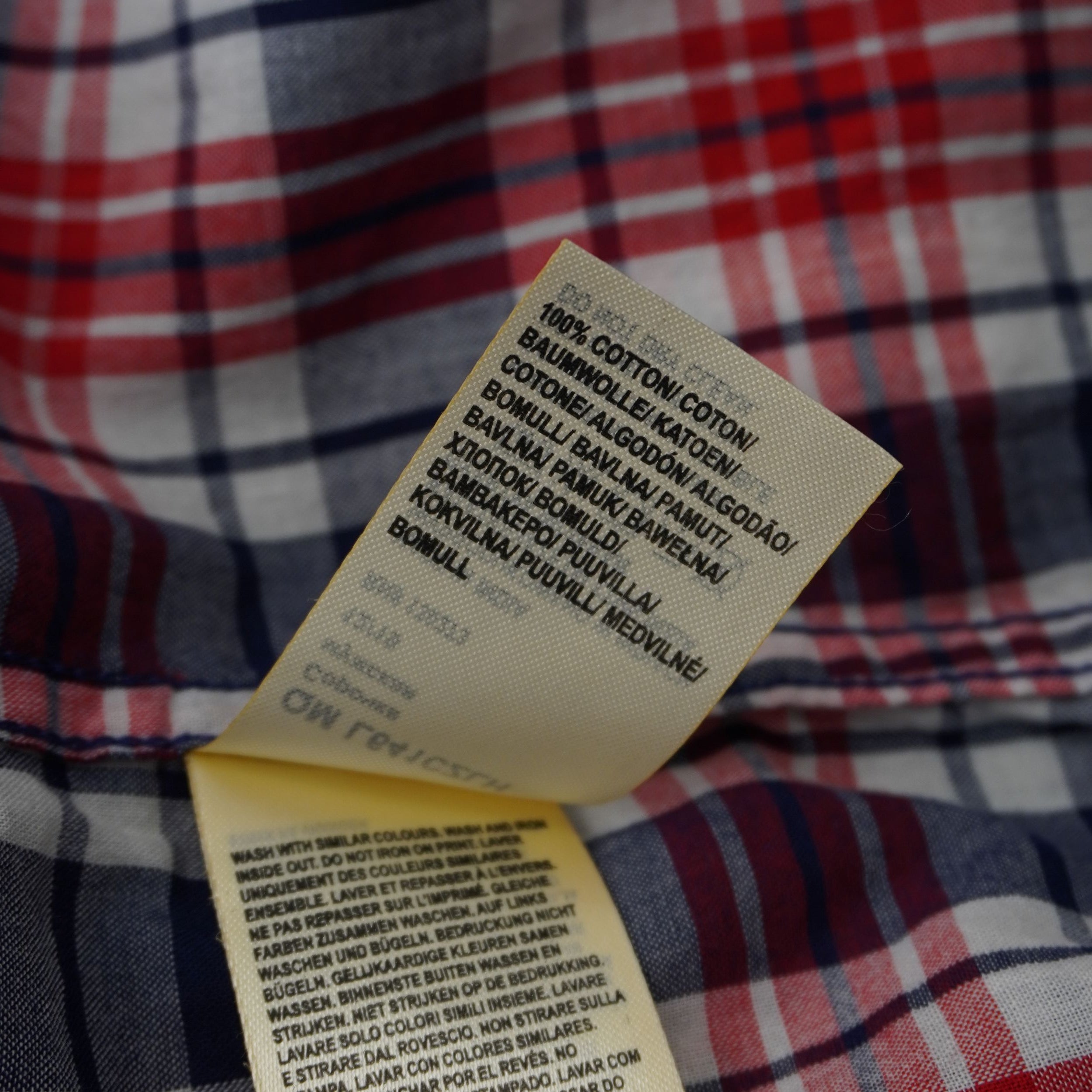 Camicia Lee a maniche corte in stile Western, vestibilità Slim Fit con bottoni a pressione perlati e taschini a punta. Fantasia a quadri plaid rosso, blu e bianco, taglia M in condizioni eccellenti.