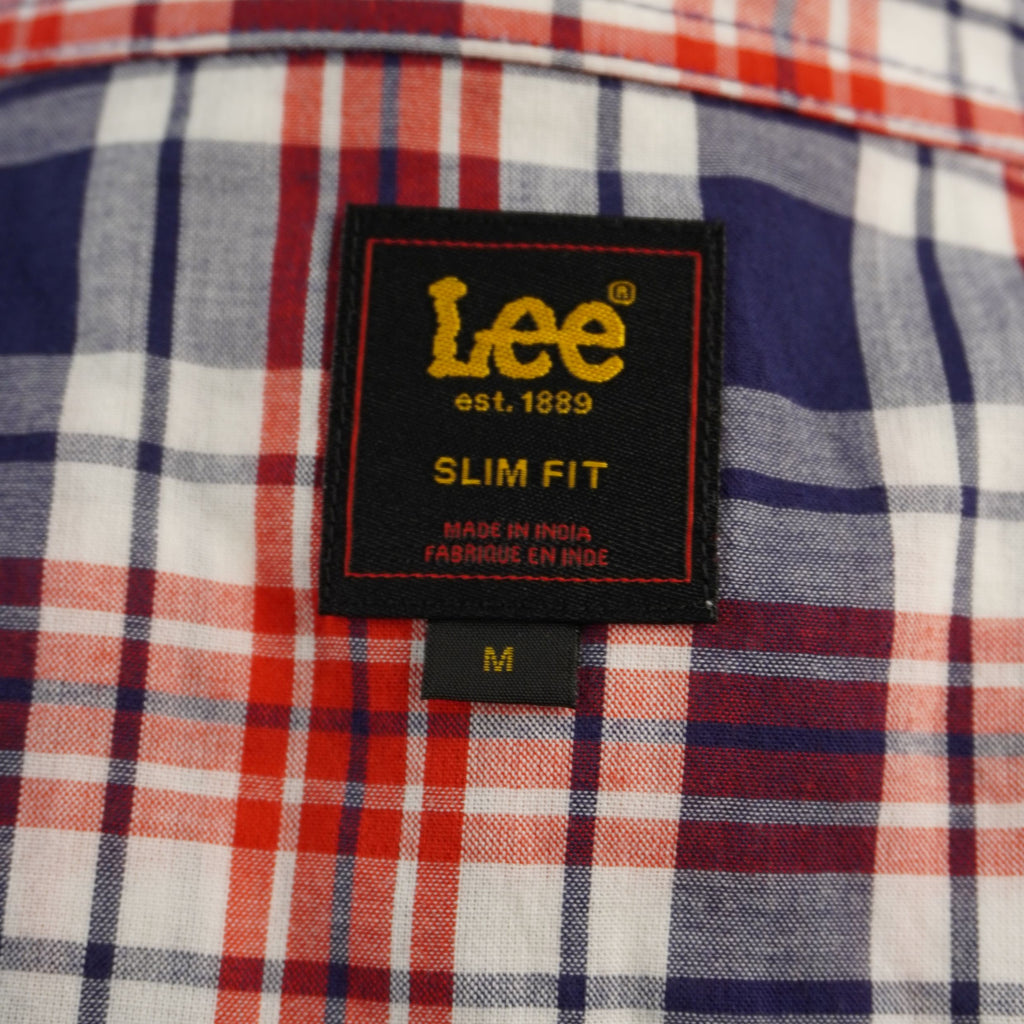 Camicia Lee a maniche corte in stile Western, vestibilità Slim Fit con bottoni a pressione perlati e taschini a punta. Fantasia a quadri plaid rosso, blu e bianco, taglia M in condizioni eccellenti.