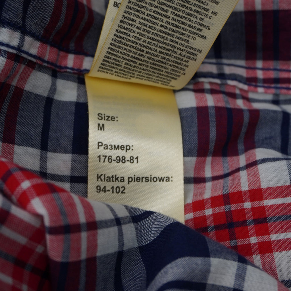 Camicia Lee a maniche corte in stile Western, vestibilità Slim Fit con bottoni a pressione perlati e taschini a punta. Fantasia a quadri plaid rosso, blu e bianco, taglia M in condizioni eccellenti.