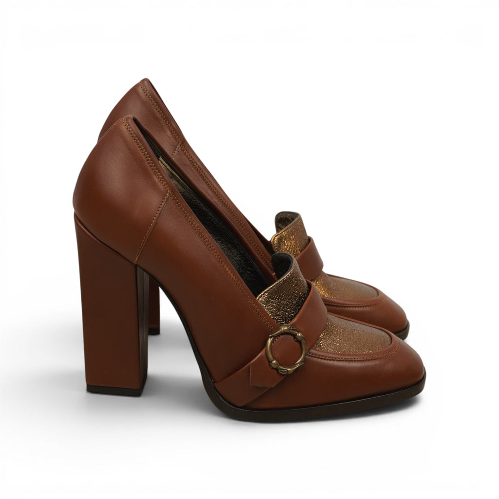 Profilo delle scarpe Trussardi che mostra il tacco largo a blocco (block heel) e la silhouette slanciata, taglia 38.