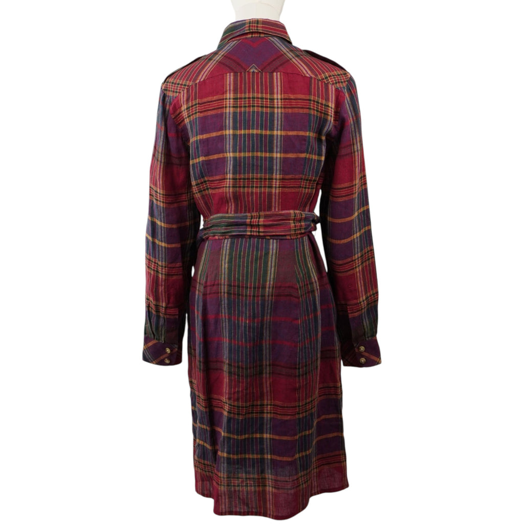 Retro del vestito a camicia tartan Ralph Lauren con sperone dritto sulle spalle e cintura in tessuto annodata.