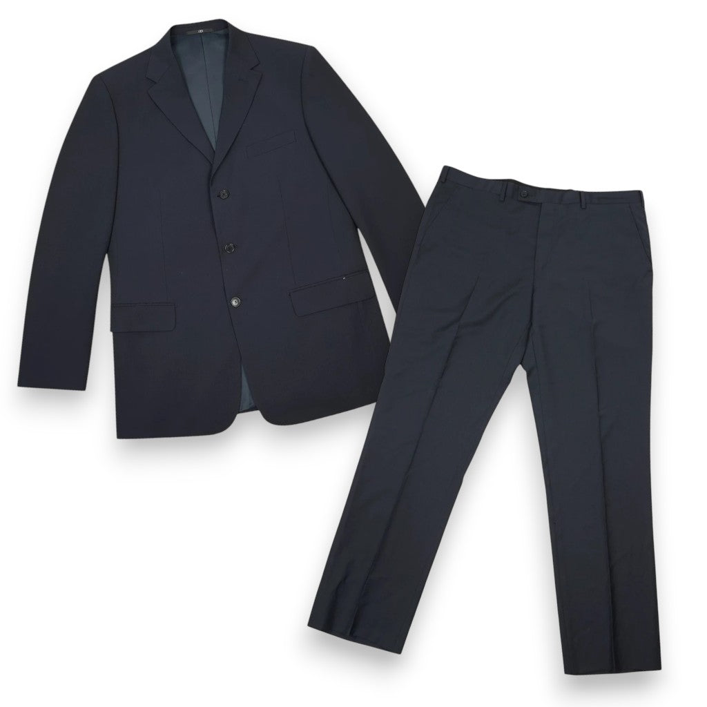 Abito completo da uomo due pezzi Valentino blu navy con giacca monopetto e pantalone classico.