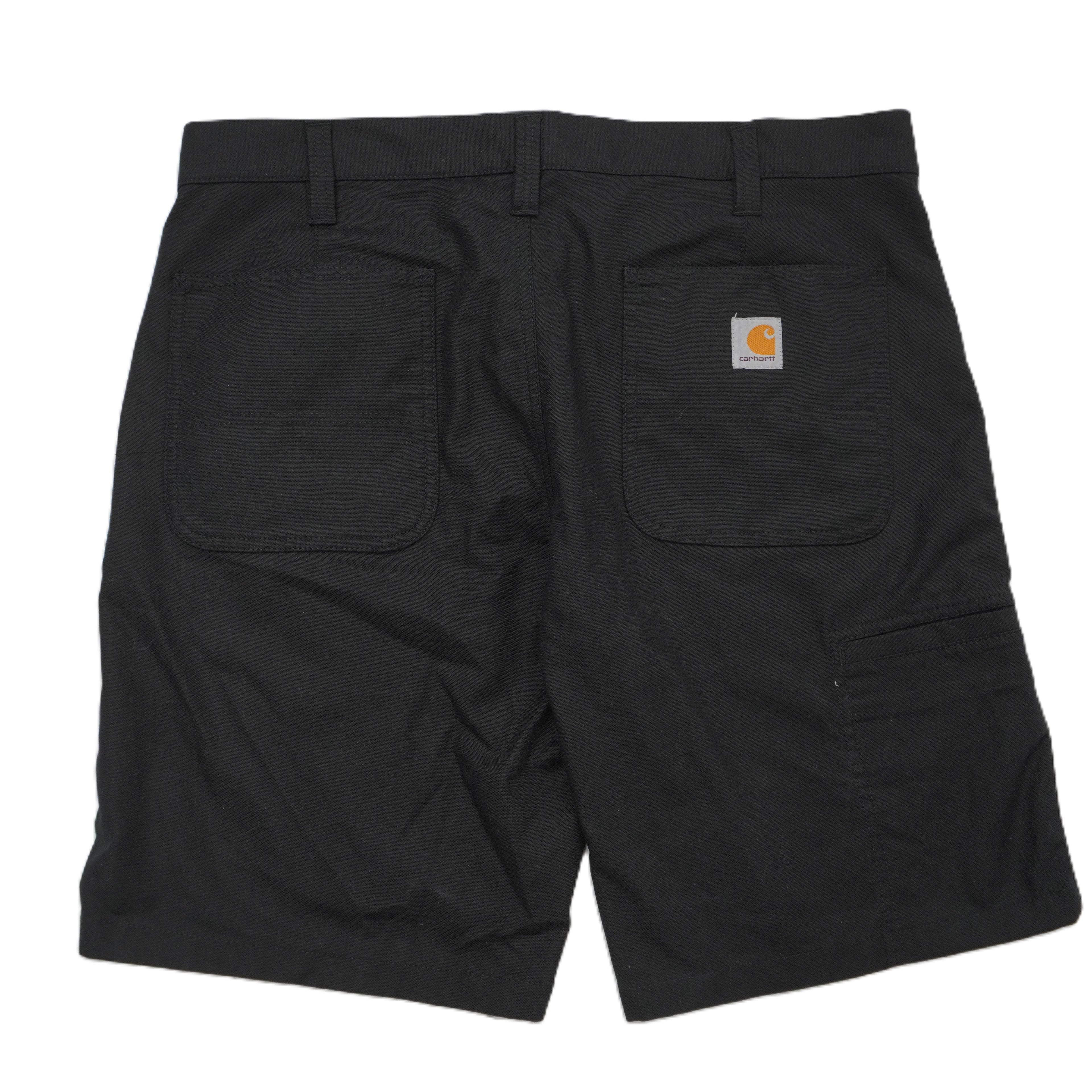 Retro dei bermuda neri d'archivio Carhartt WIP che mostra il taglio dritto, i passanti larghi e le tasche posteriori