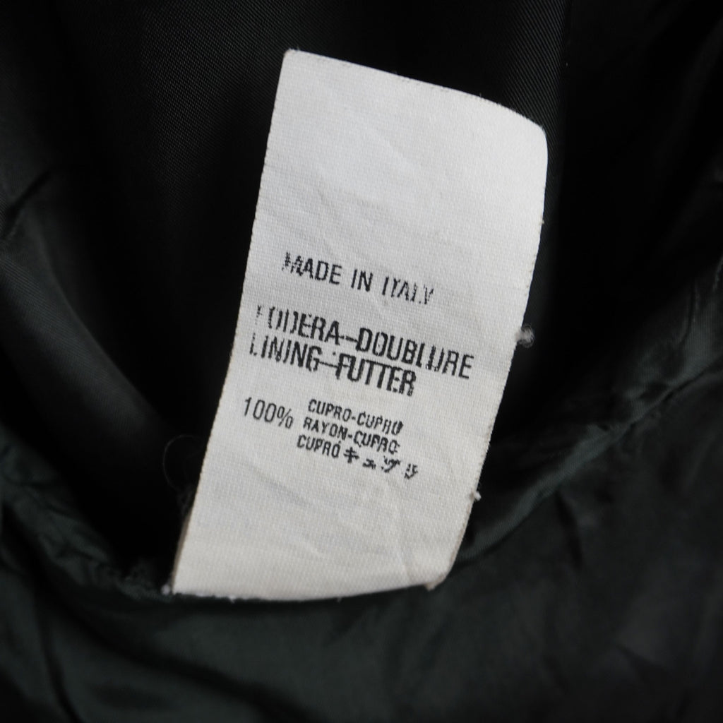 Etichetta interna di produzione che attesta la manifattura 100% Made in Italy del capospalla d'archivio