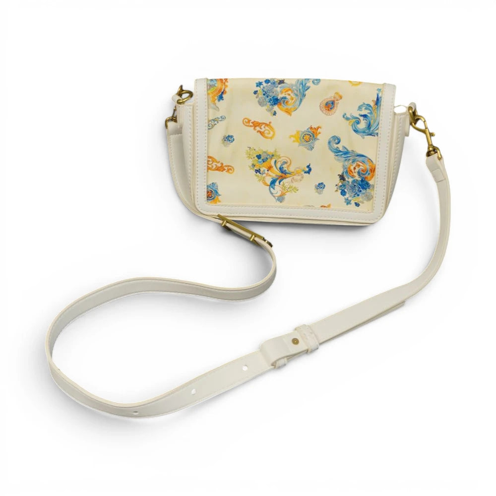 Vista posteriore della borsa crossbody Versace Jeans Couture con stampa barocca