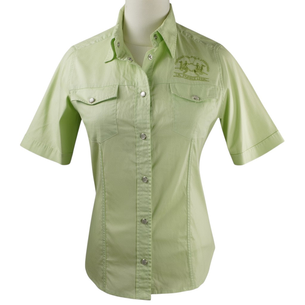 Camicia sportiva da donna La Martina a maniche corte color verde chiaro lime, con taschini sul petto e chiusura con bottoni a pressione.