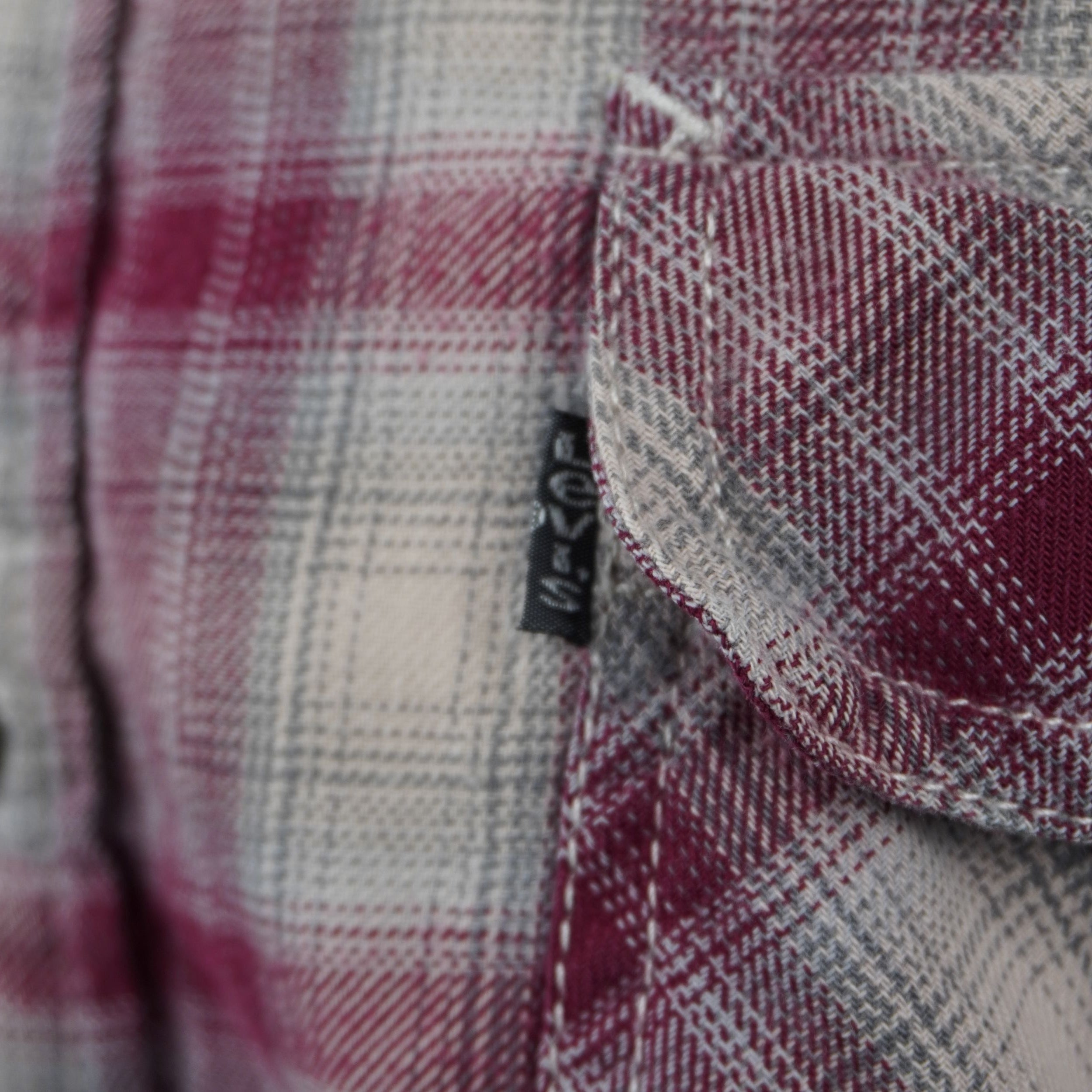 Etichetta originale Levi's nel colletto che certifica l'autenticità del capo vintage e la taglia XL.