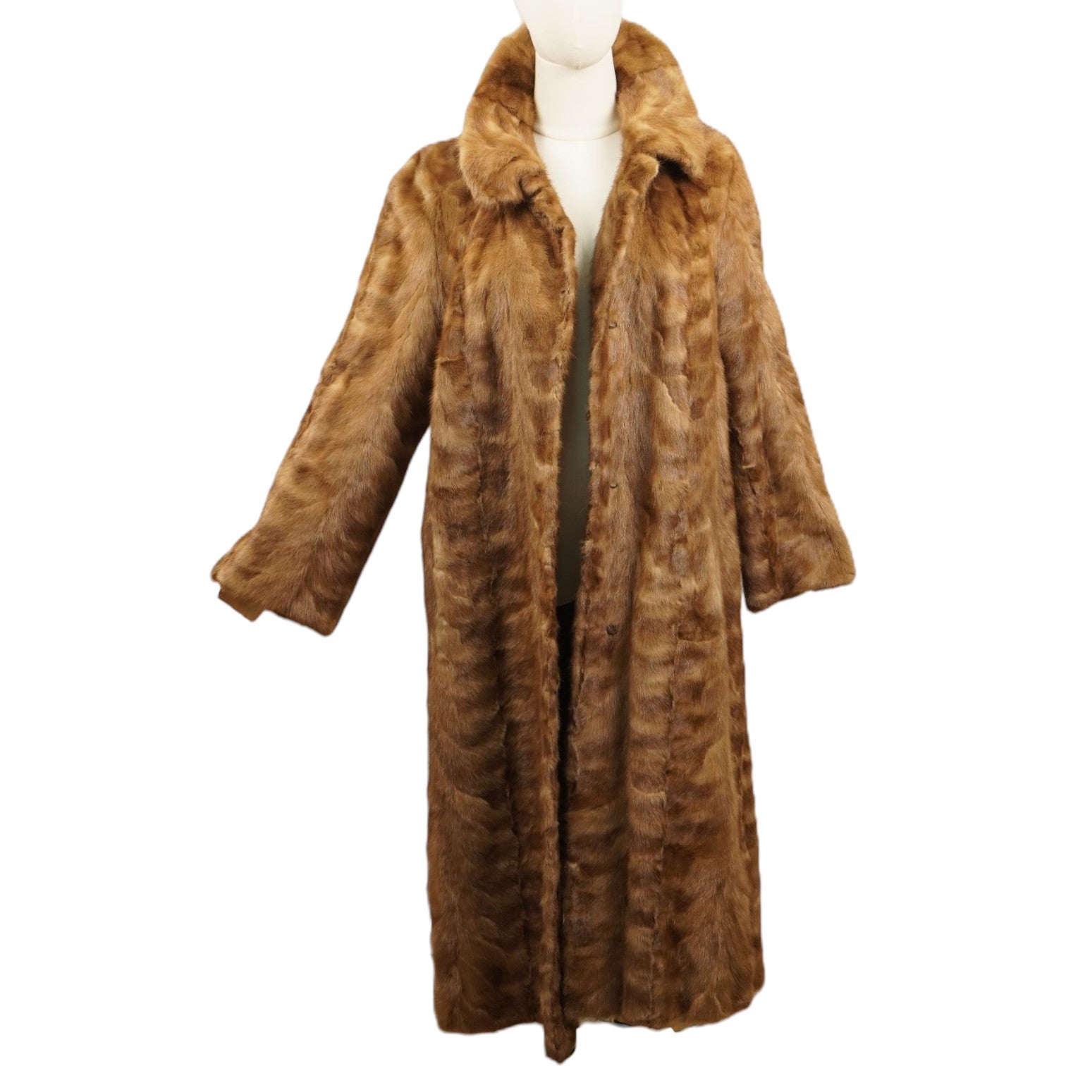 Cappotto lungo in vera pelliccia di visone color biondo miele su manichino, vista frontale