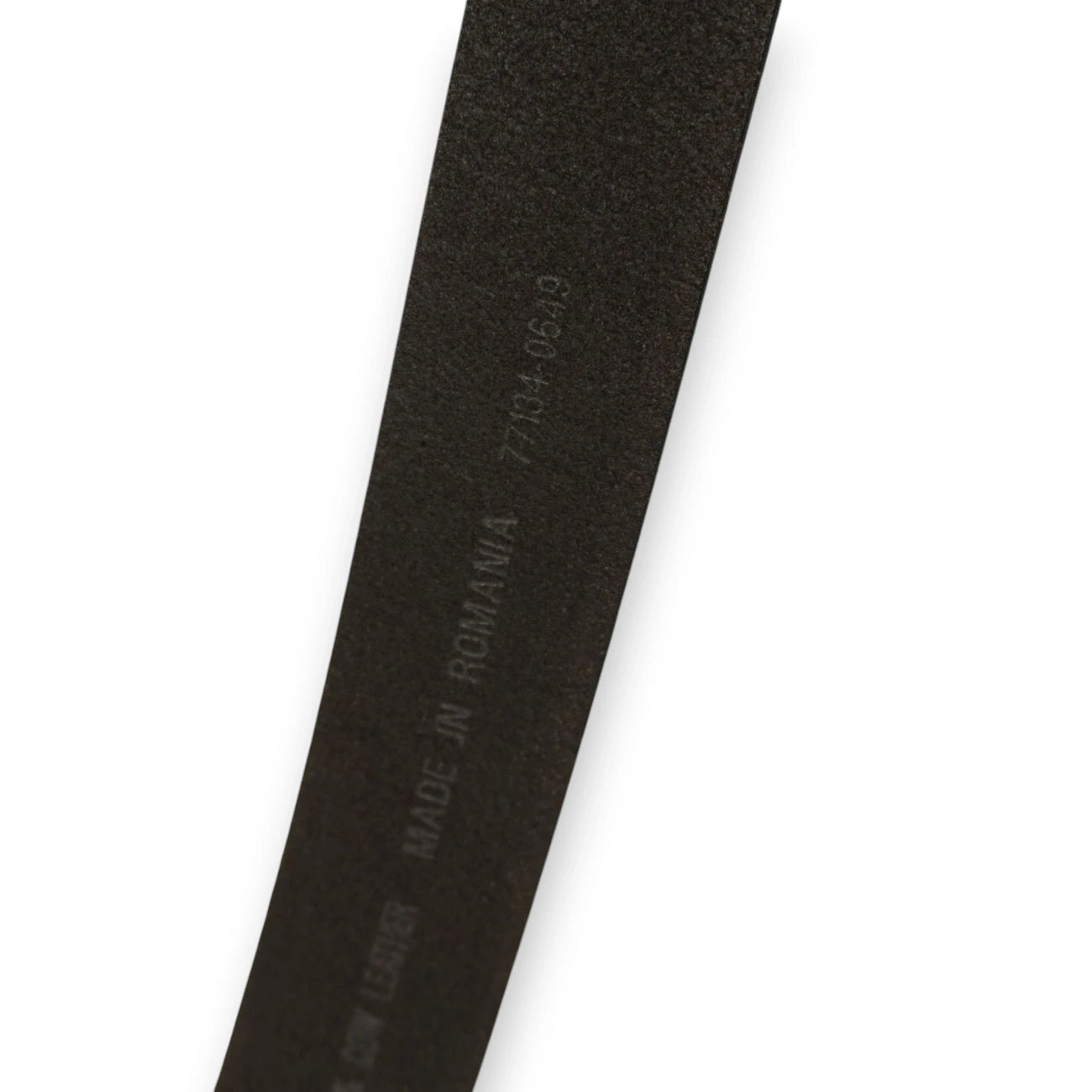 Particolare del timbro interno con codice modello Levi's 77134-0649 e scritta Made in Romania.