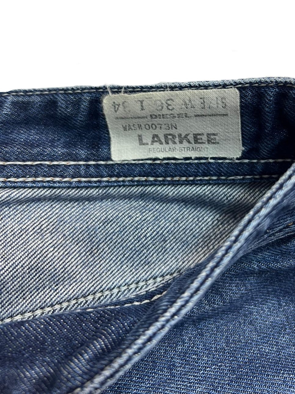 Diesel Larkee W36 L32 lavaggio 0073N, jeans uomo gamba dritta 100% cotone denim indaco scuro, taglia XL italiana 50/52 - dettaglio modello