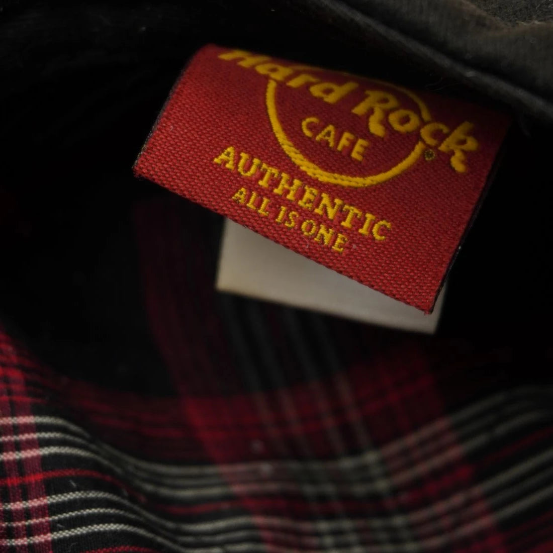 Etichetta interna rossa originale Hard Rock Cafe Authentic All Is One su fodera a quadri tartan