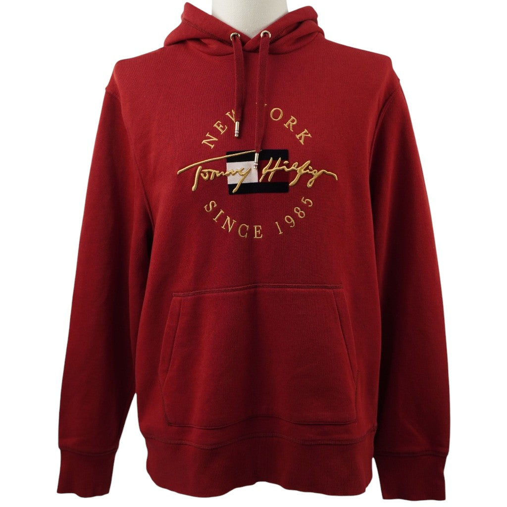 Felpa con cappuccio vintage Tommy Hilfiger colore rosso bordeaux, vista frontale intera su manichino.