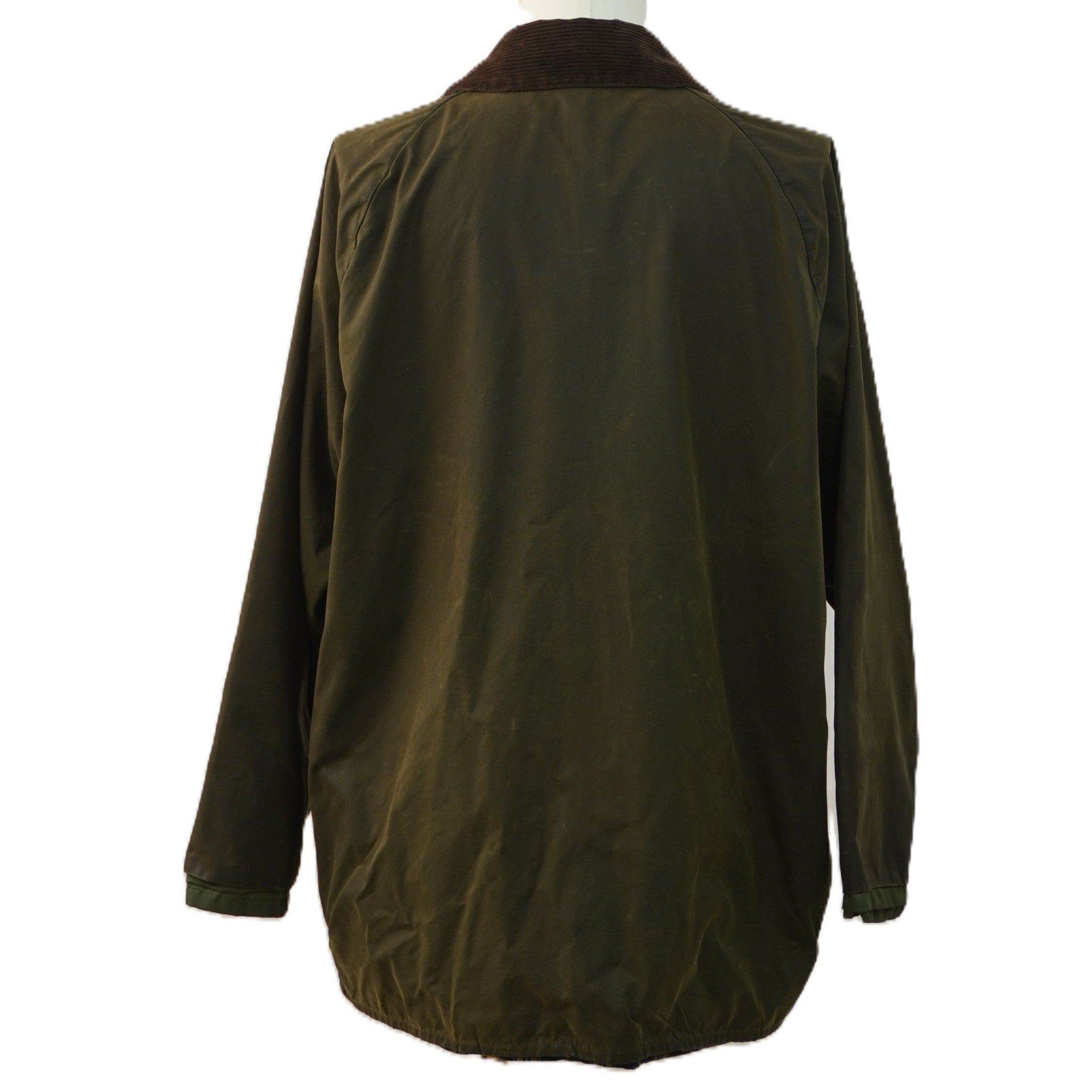 Vista posteriore della giacca Barbour Beaufort usata taglia XL, che mostra la lunghezza e il taglio classico.
