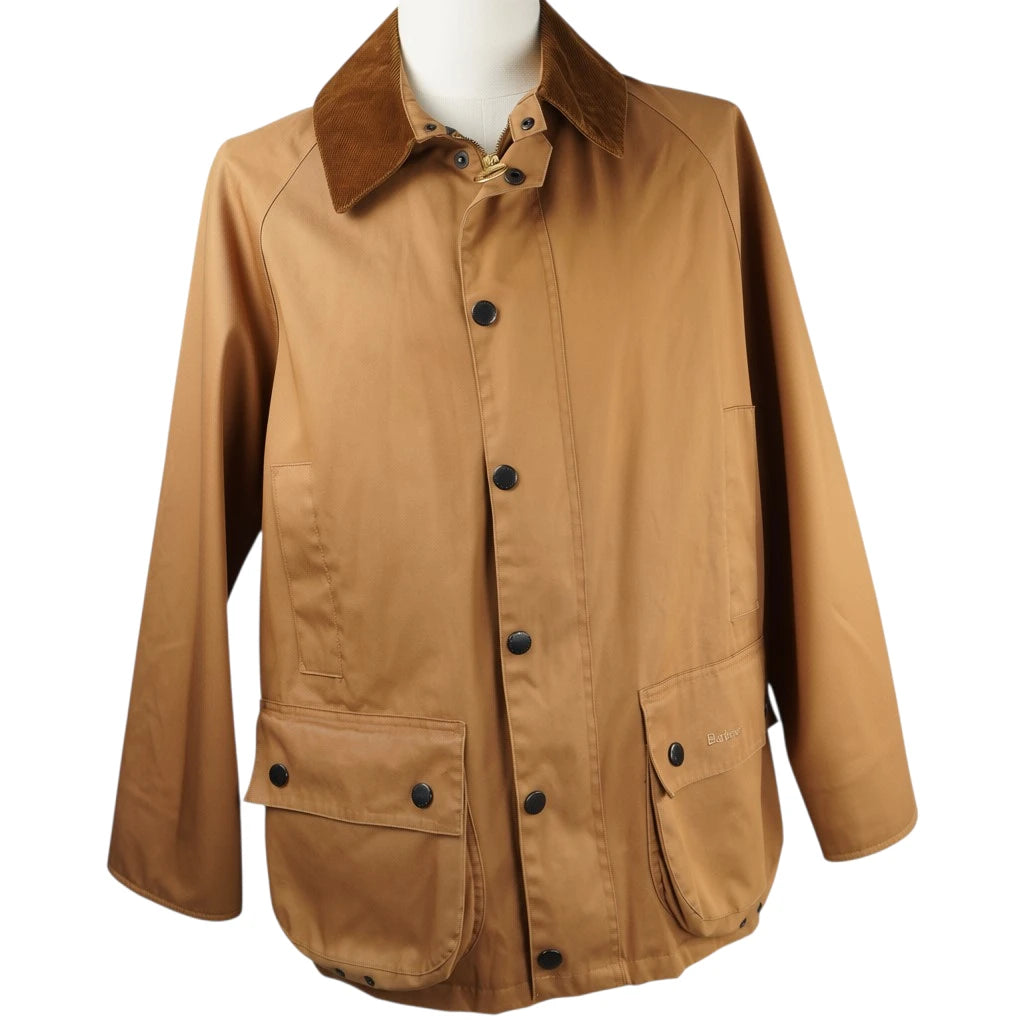 Giacca Barbour Lightweight Bedale vintage color ocra tan indossata su manichino vista frontale