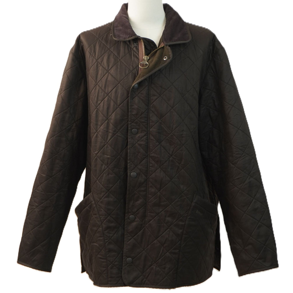 Giacca trapuntata da uomo Barbour Polarquilt D309 marrone vista frontale su manichino, taglia 2XL in ottimo stato.