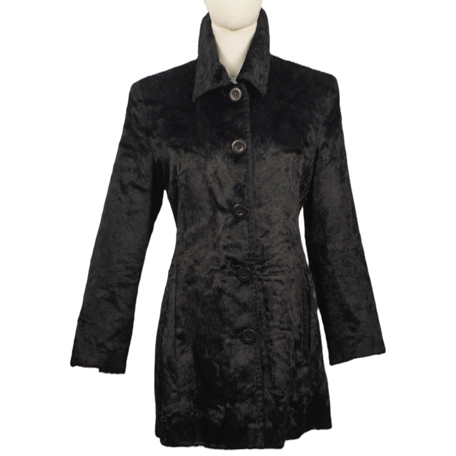 Giacca nera vintage da donna firmata Angela Gavioli per Luciano Pavarotti con texture effetto astrakan, taglio sciancrato e chiusura a bottoni.