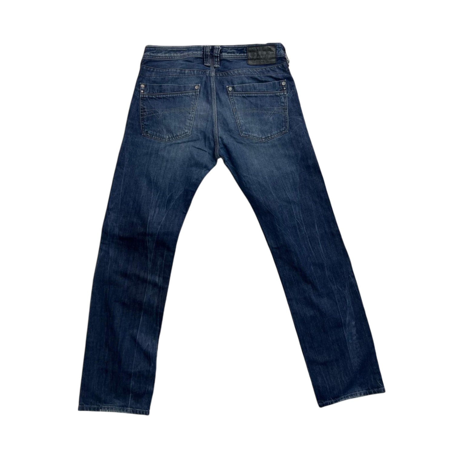 Vista posteriore piana dei jeans Diesel Timmen che mostra il taglio dritto, la forma delle tasche e il carré posteriore.
