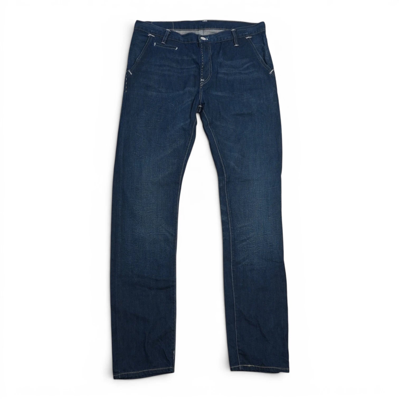 Jeans Levi's 873 da uomo slim straight in denim blu scuro lavaggio scuro, vista frontale intera su sfondo bianco.