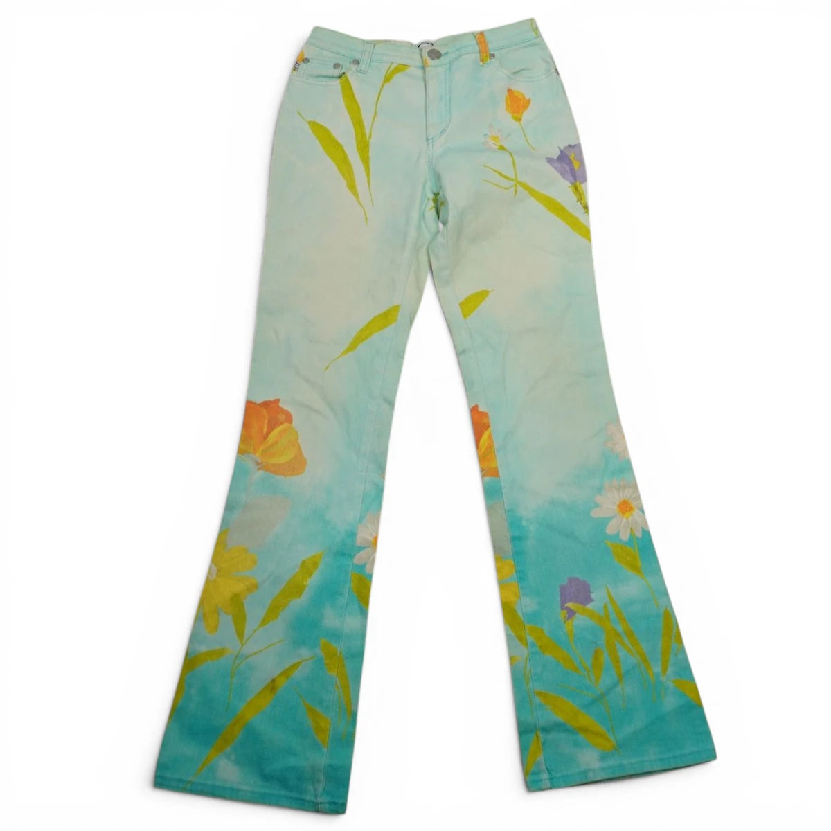Vista frontale dei jeans flare Cavalli Jeans d'archivio Y2K sfumati azzurro e verde acqua con fiori