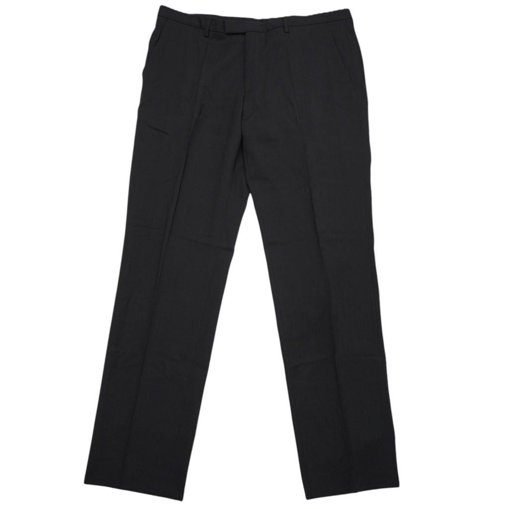Vista frontale completa dei pantaloni eleganti neri BOSS dal taglio regular a gamba dritta stesi su fondo bianco.