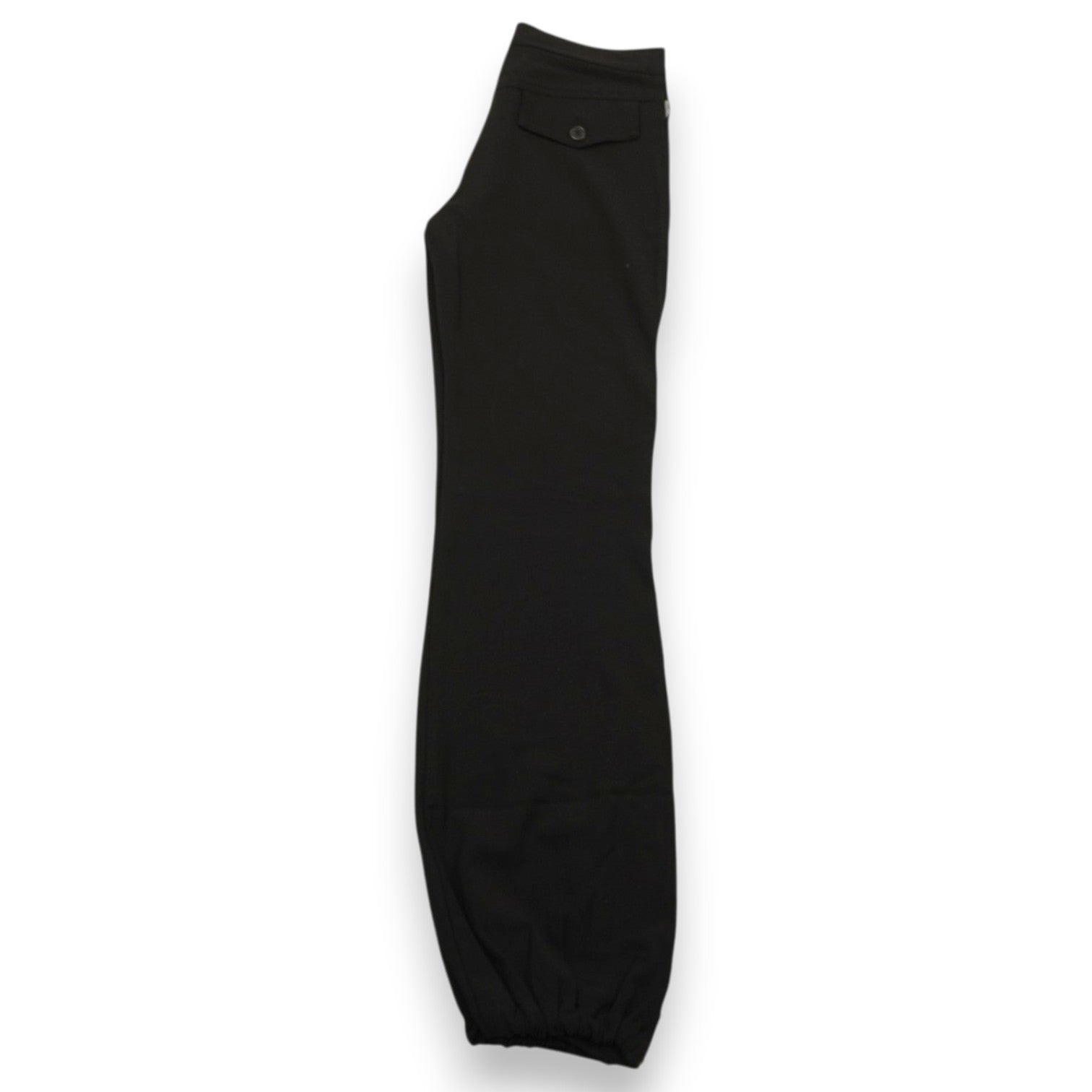 Silhouette laterale dei pantaloni cargo neri Moschino Jeans d'archivio distesi di profilo.