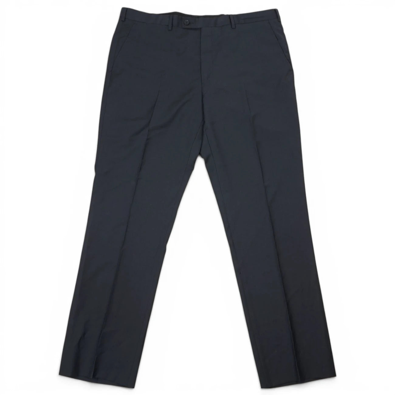 Pantaloni classici da abito uomo Valentino blu navy flat-front con piega stirata centrale.
