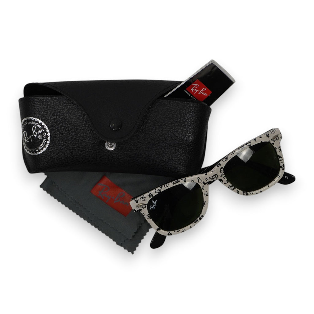 Occhiali Ray-Ban Wayfarer Comics completi di custodia rigida nera e panno pulizia