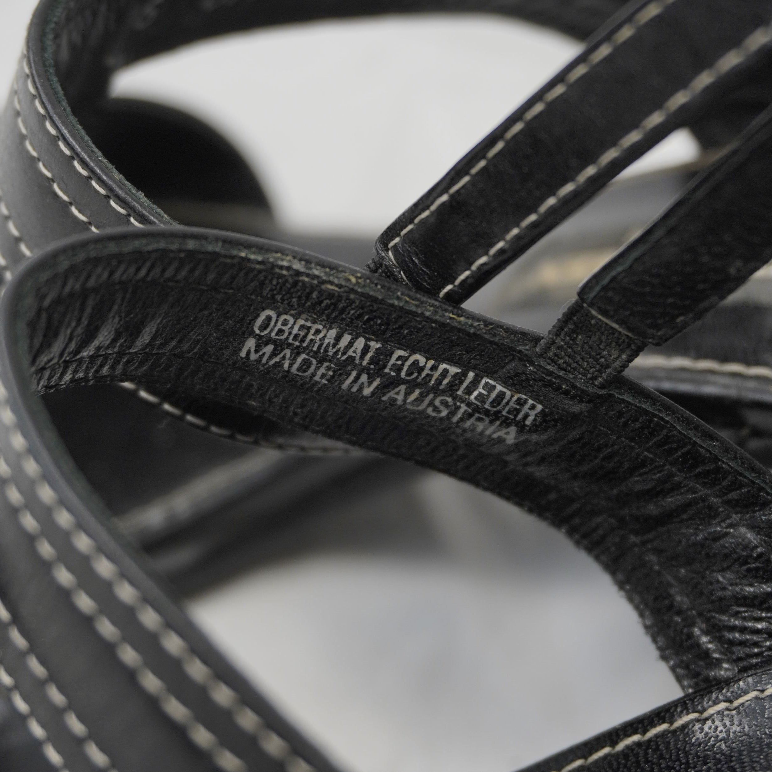 Particolare dell'interno del cinturino con Made in Austria