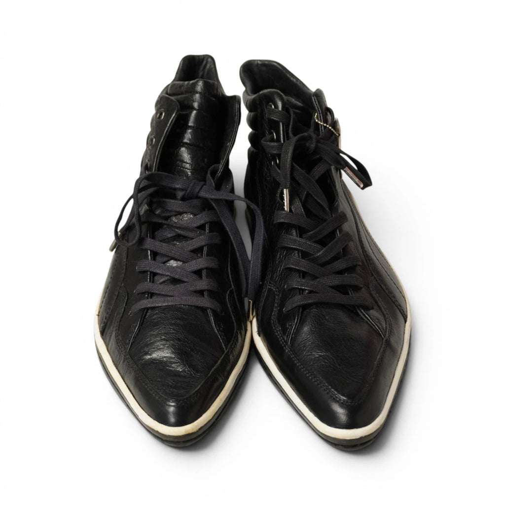 Profilo esterno scarpe sneaker alte uomo Puma x Alexander McQueen Scythe Mid in pelle nera a punta