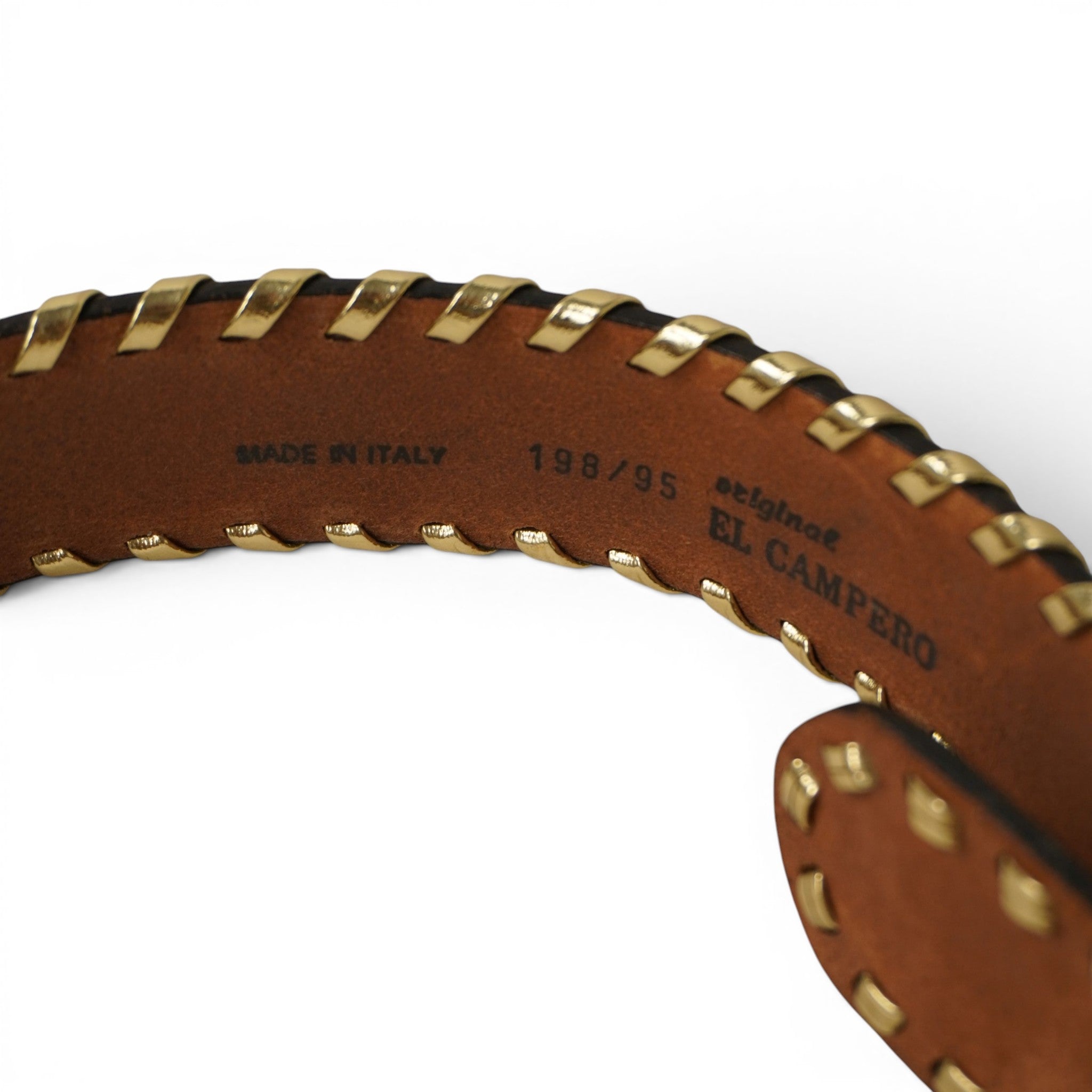 Stampigliatura interna argento sul retro scamosciato della cintura con scritte Made in Italy, codice taglia 198 95 e dicitura original El Campero.
