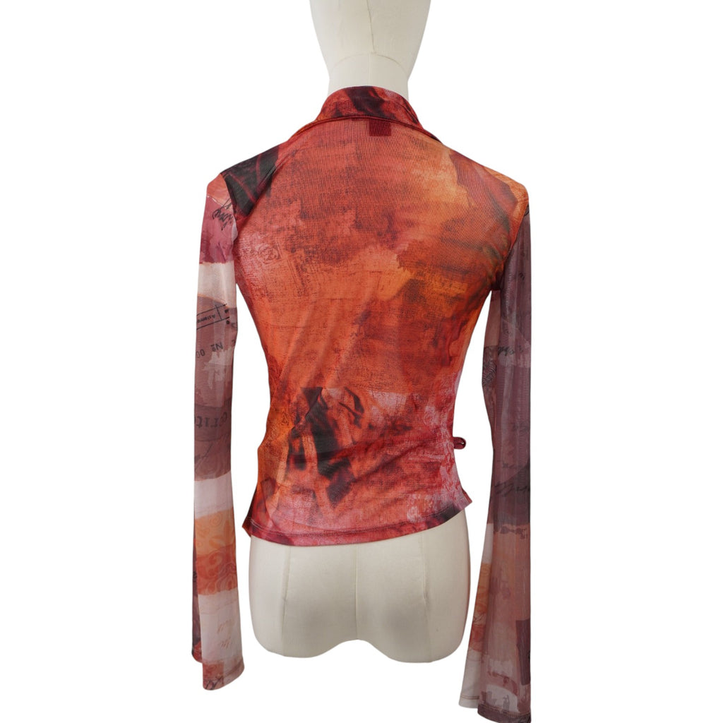 Retro del top in mesh Urban Outfitters Archive, modello aderente a maniche lunghe con laccetto di chiusura posteriore