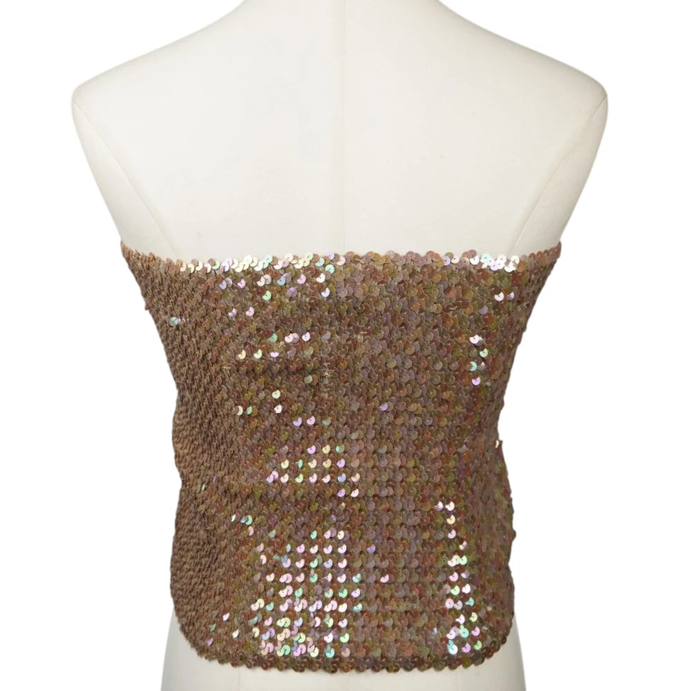 Vista posteriore del top a fascia Gianfranco Ferré Jeans con ricamo continuo di paillettes e base in maglia elasticizzata marrone.