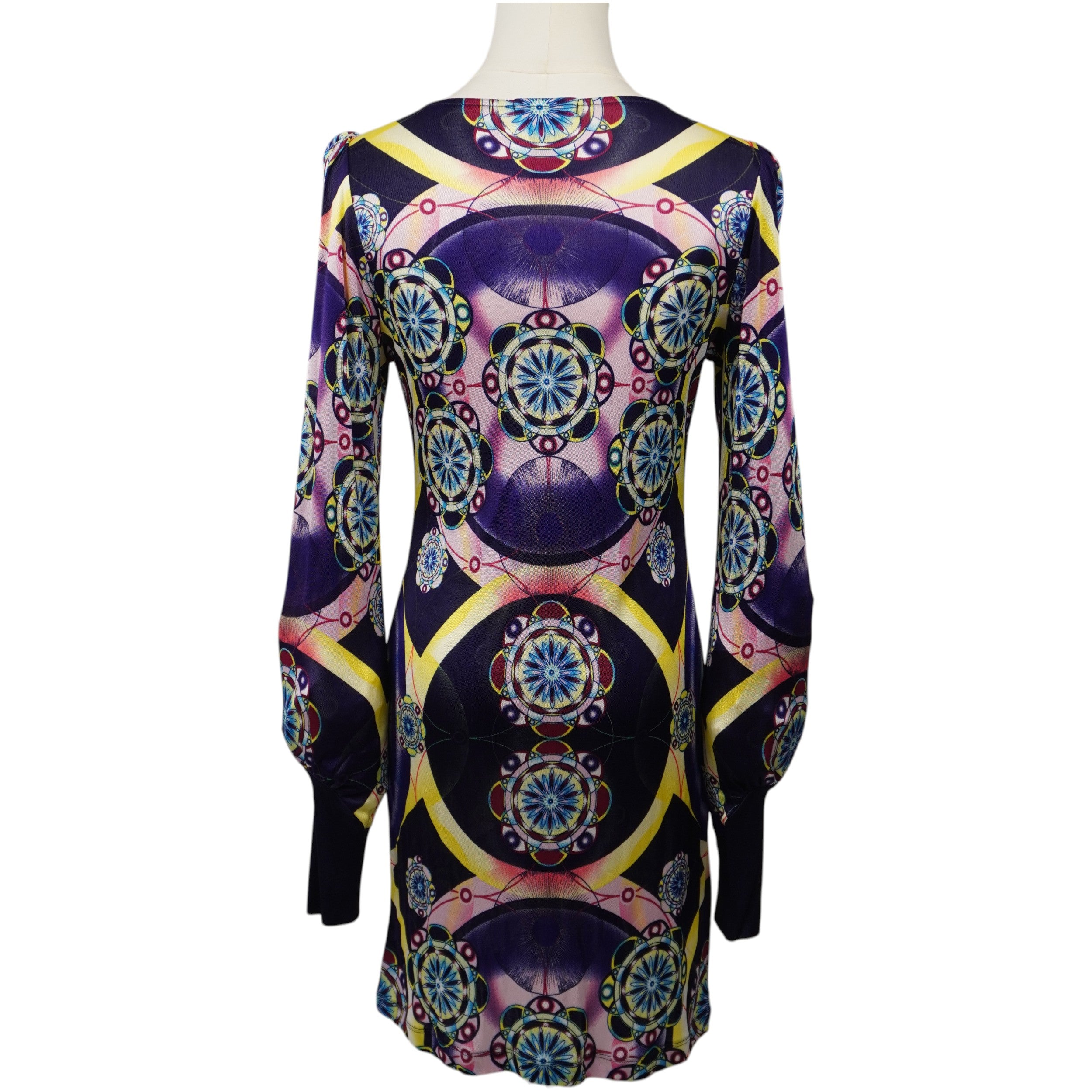 Vestito elasticizzato Custo Barcelona con stampa artistica geometrica e simmetrica, vista posteriore completa.